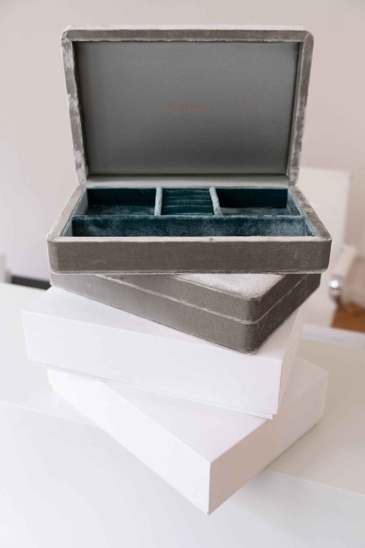 jewelrybox4_1200x.jpg?v=1709924156