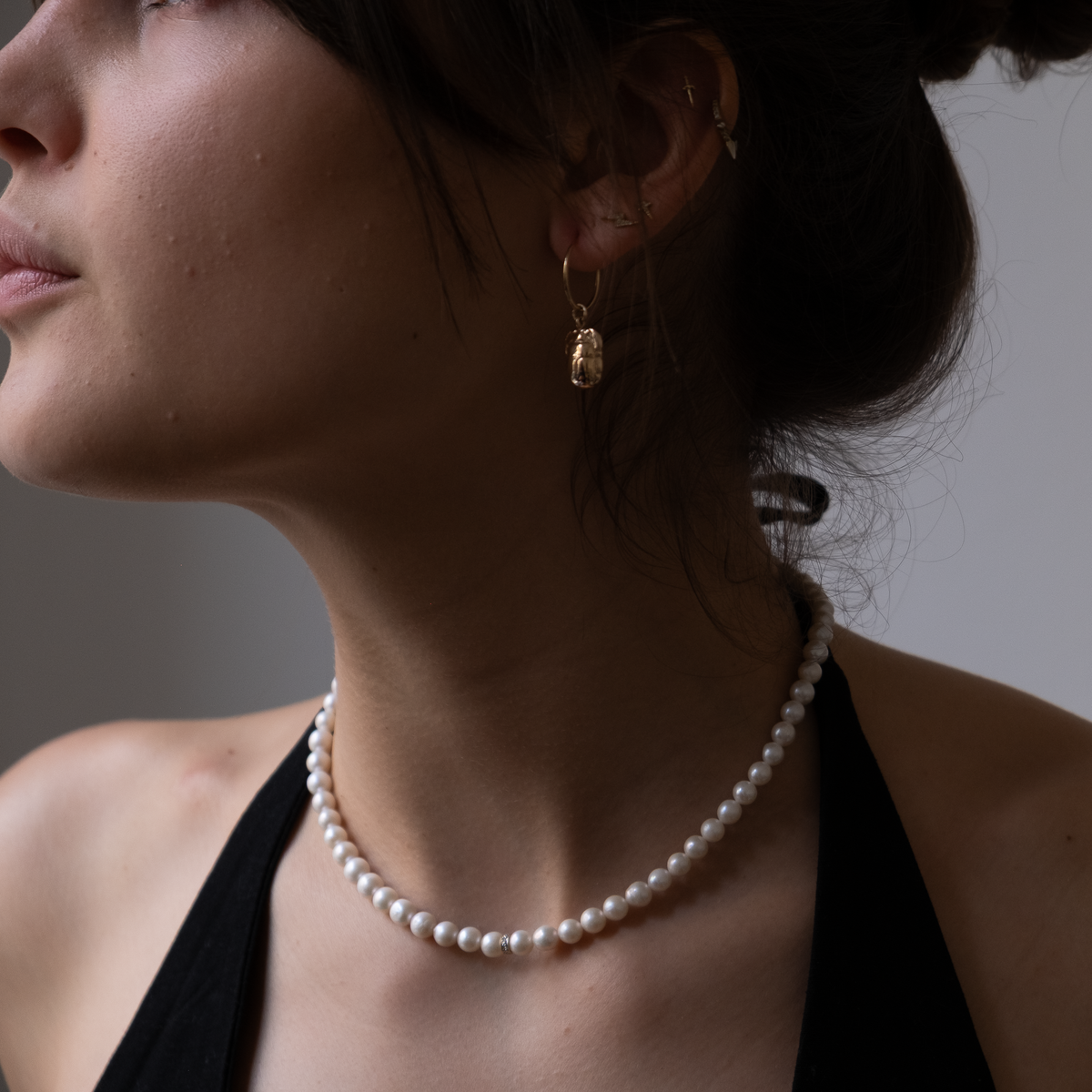 Fresh Water Pearl Choker necklace with Accent Bead