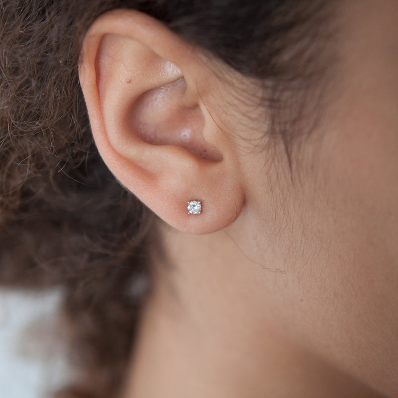 Invisible Set Diamond Stud Earring | MARIA TASH