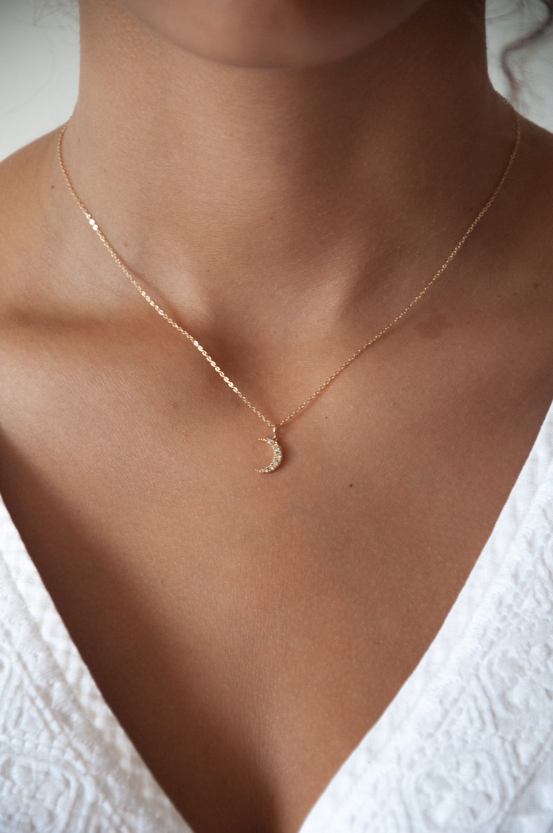 Peach moonstone moon pendant Silver chain Jewelry for women – Kiri Kiri